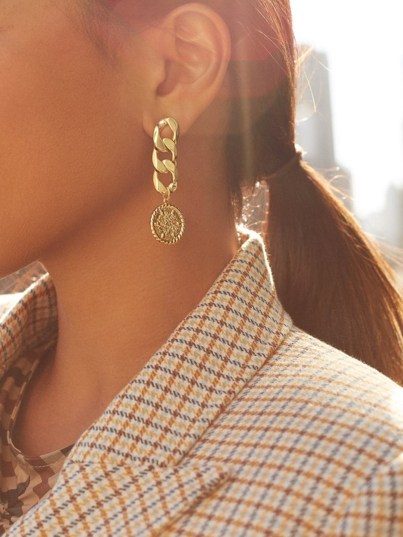 Essence Hoops