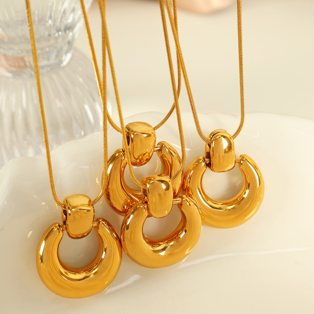 Retro High-end Earrings Set