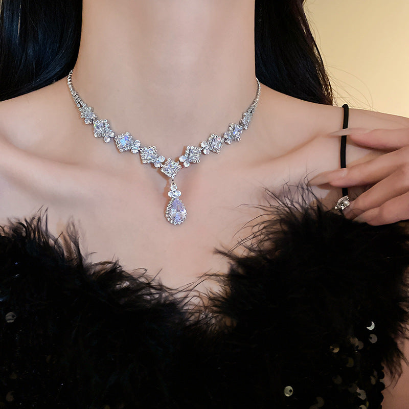 Zircon Diamond-Shaped Set