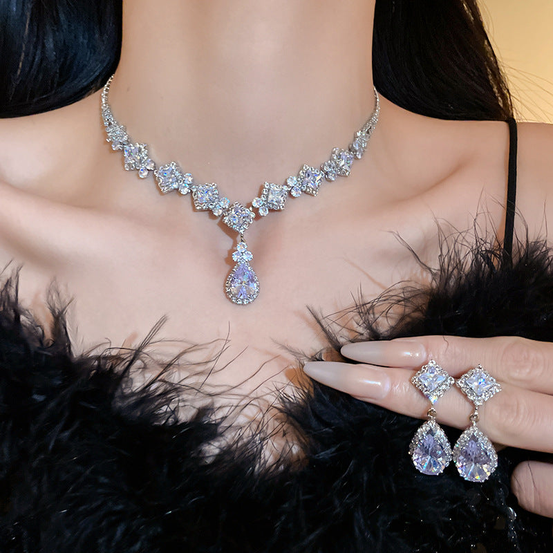 Zircon Diamond-Shaped Set