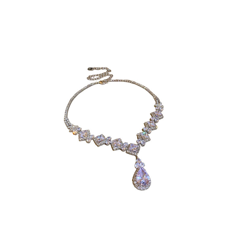 Zircon Diamond-Shaped Set