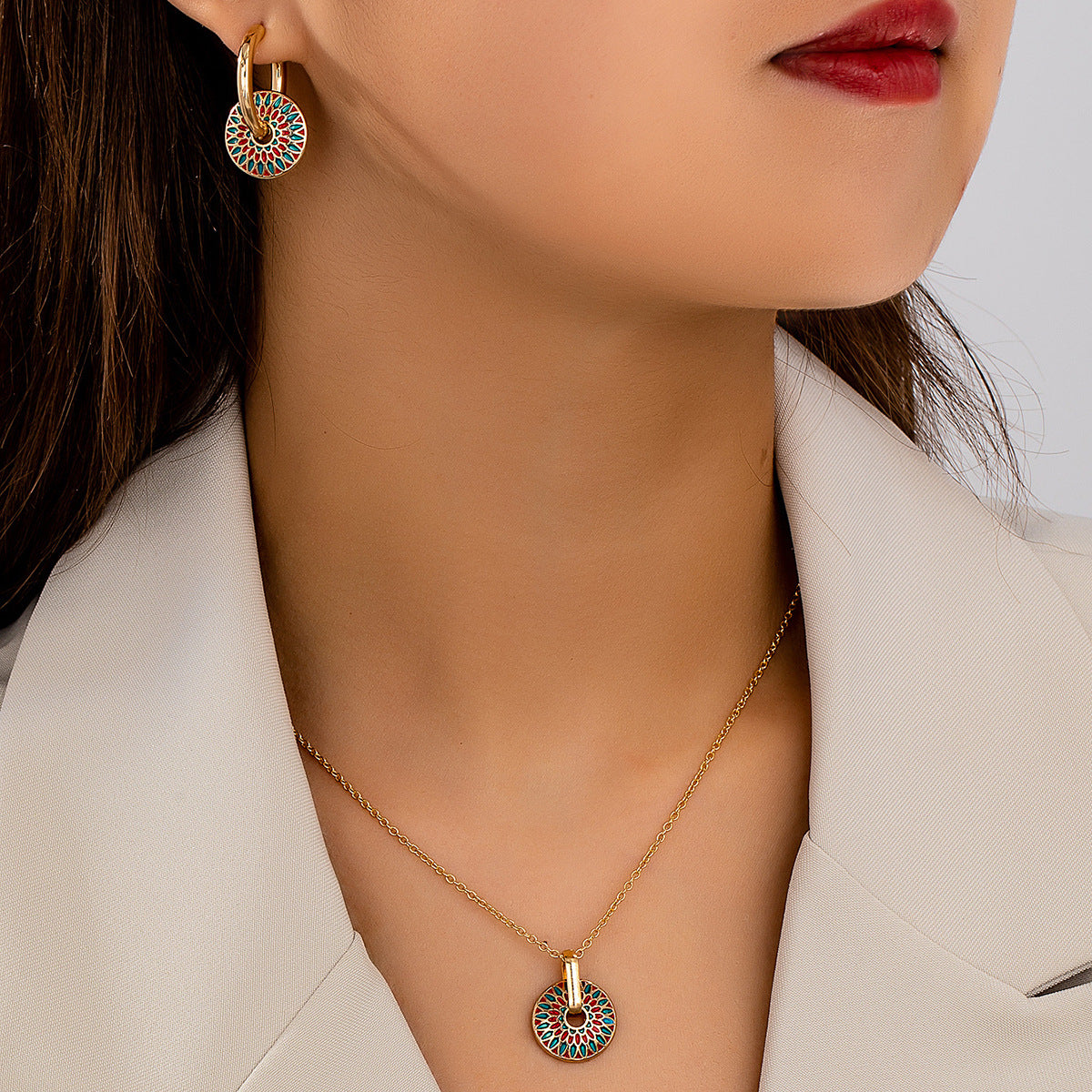 Fashionable Round Set