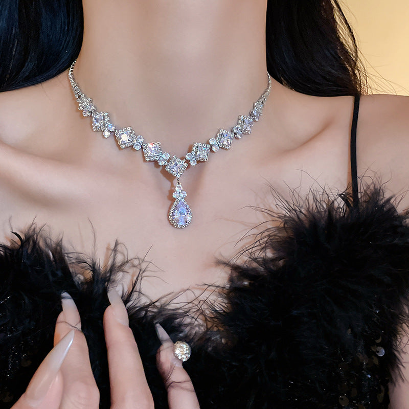 Zircon Diamond-Shaped Set